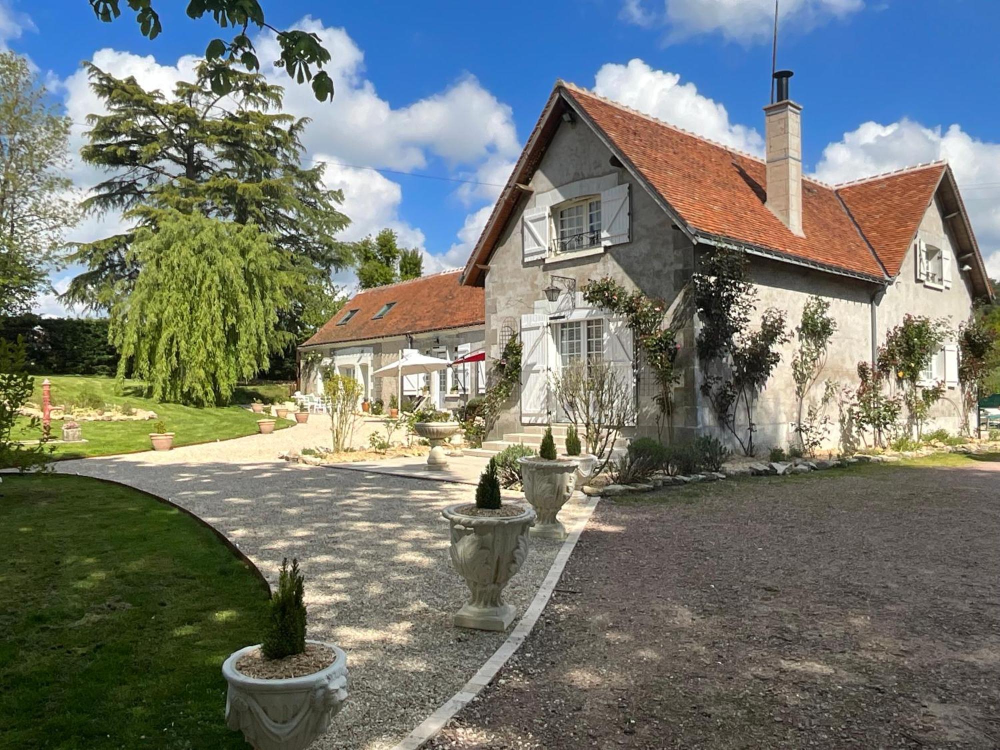 Sans Souci Bed And Breakfast Luxe Heated Pool And Restaurant Luzillé Exteriör bild