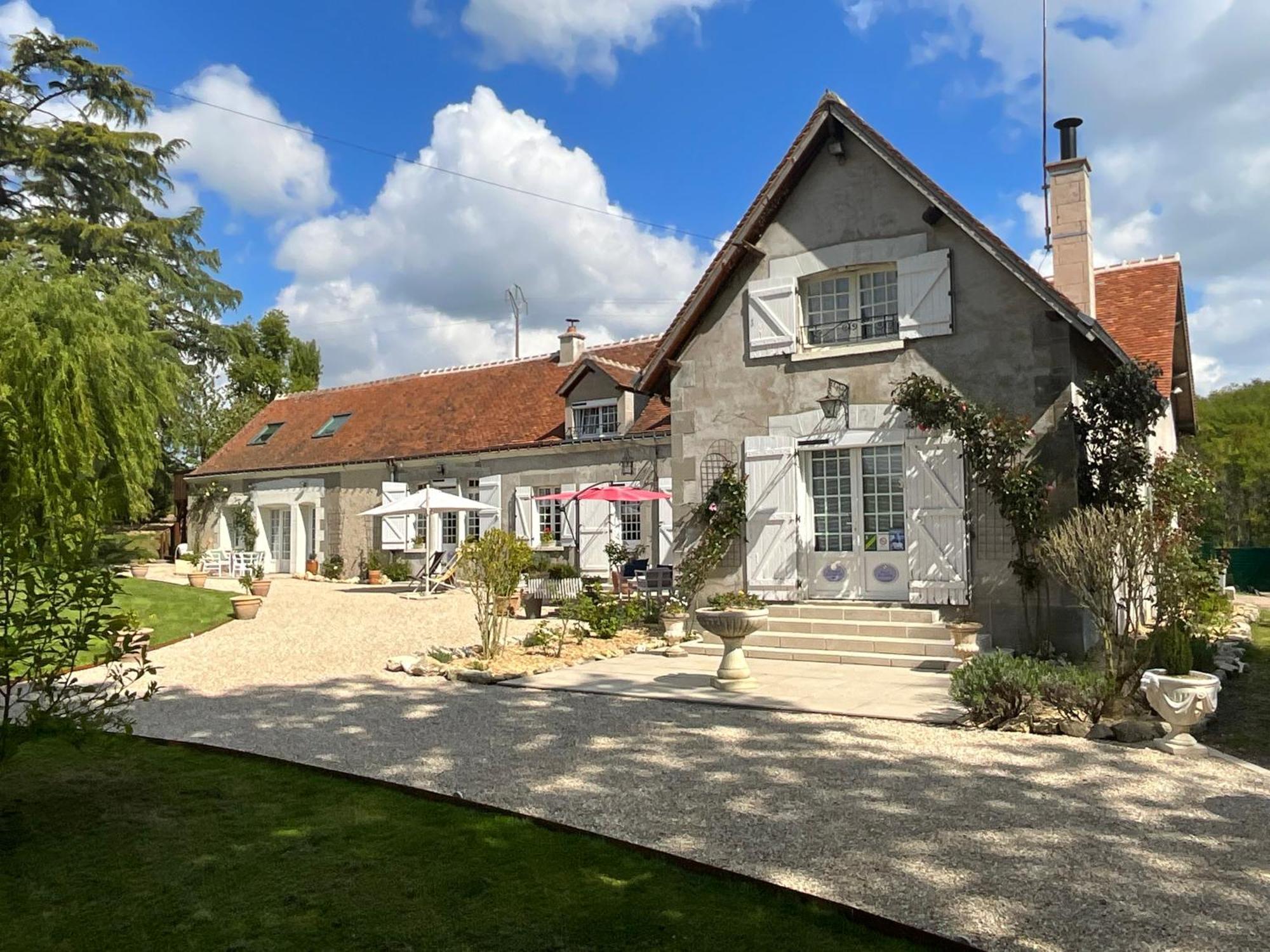 Sans Souci Bed And Breakfast Luxe Heated Pool And Restaurant Luzillé Exteriör bild
