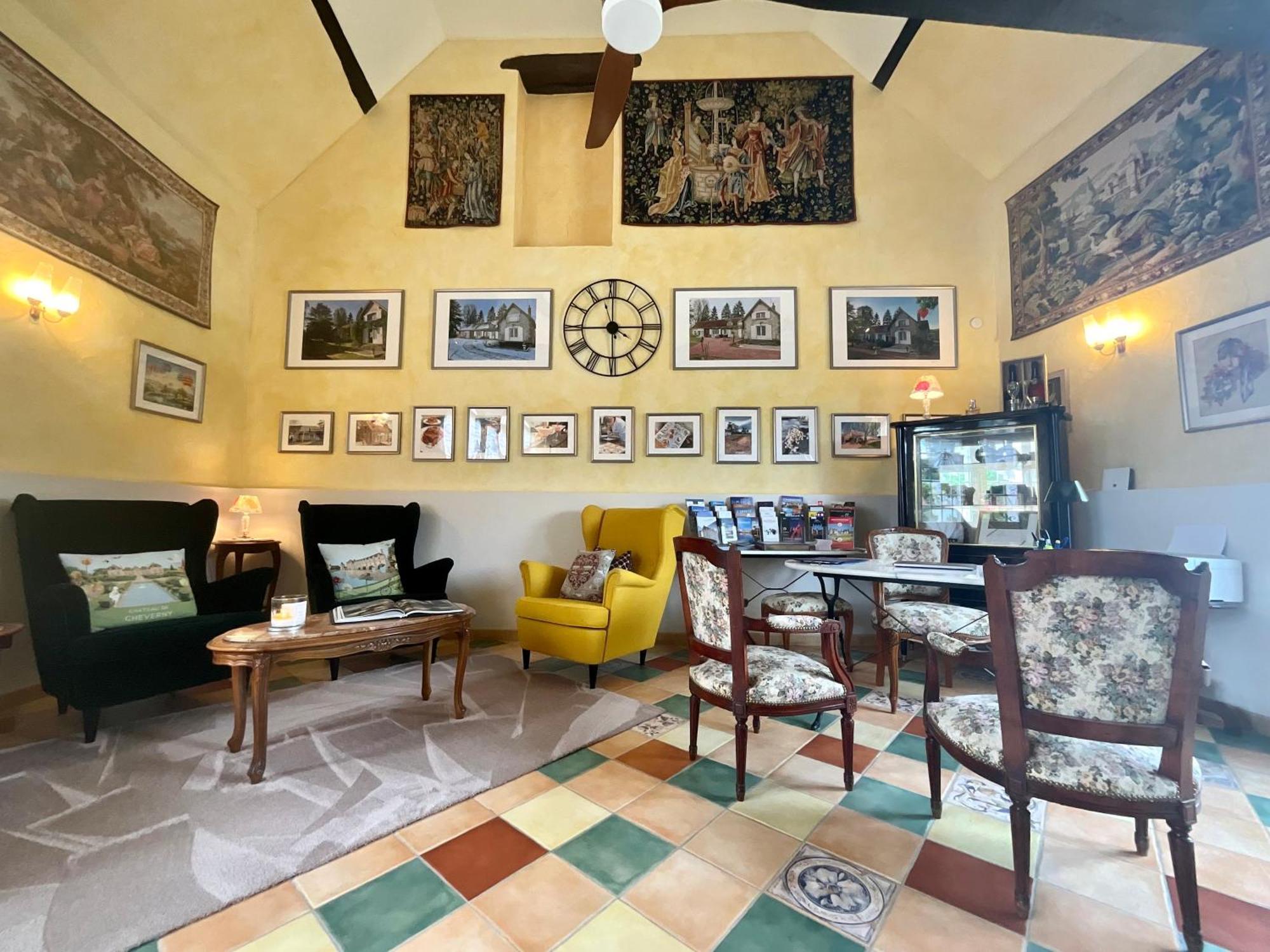 Sans Souci Bed And Breakfast Luxe Heated Pool And Restaurant Luzillé Exteriör bild