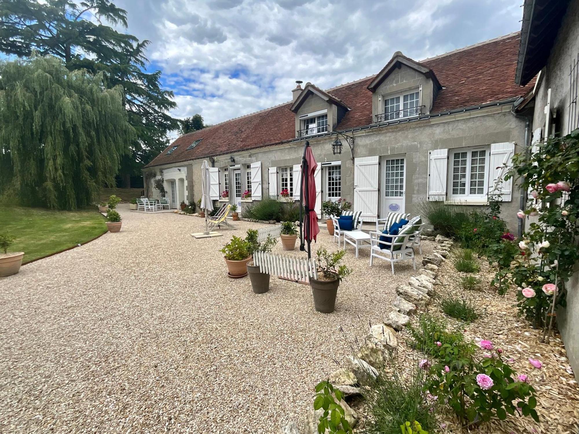 Sans Souci Bed And Breakfast Luxe Heated Pool And Restaurant Luzillé Exteriör bild